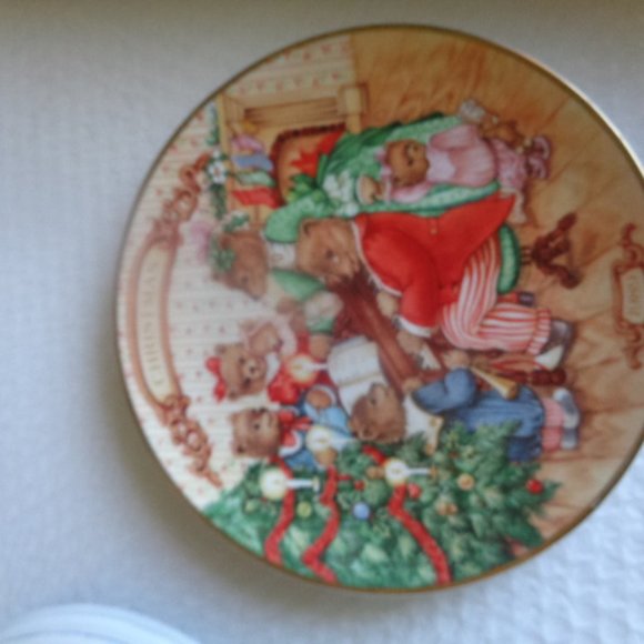 Vtg AVON 1989 Together For Christmas Plate… - Picture 2 of 4